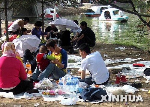 为啥中国人出国旅游待遇都不好?