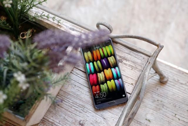 当双玻璃镜面玻璃邂逅全面屏 HUAWEI nova 2