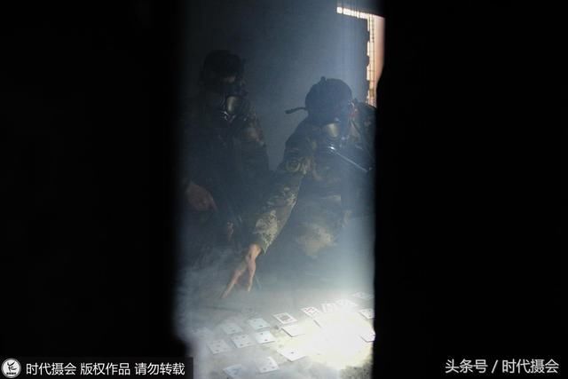 探访武警侦察训练 合格侦察员堪称最强大脑