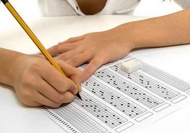 CFA考试草稿纸是自己带吗?还是监考老师发?