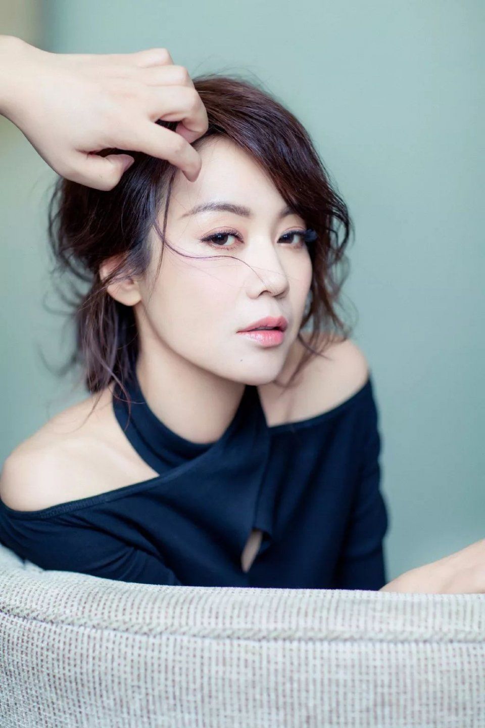 47岁闫妮比20岁女儿还美?被丈夫嫌弃离婚的她