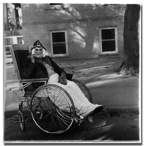 黛安·阿勃丝45周年祭 摄影界的文森特·凡高