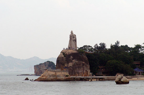 8月份去鼓浪屿热吗 鼓浪屿8月份穿什么衣服鞋