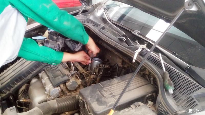 清洗节气门 解决怠速抖动问题