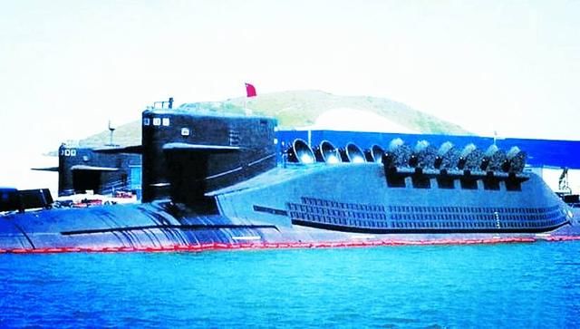 一次齐射夷平20个城市,全球仅一艘,泡水里生锈