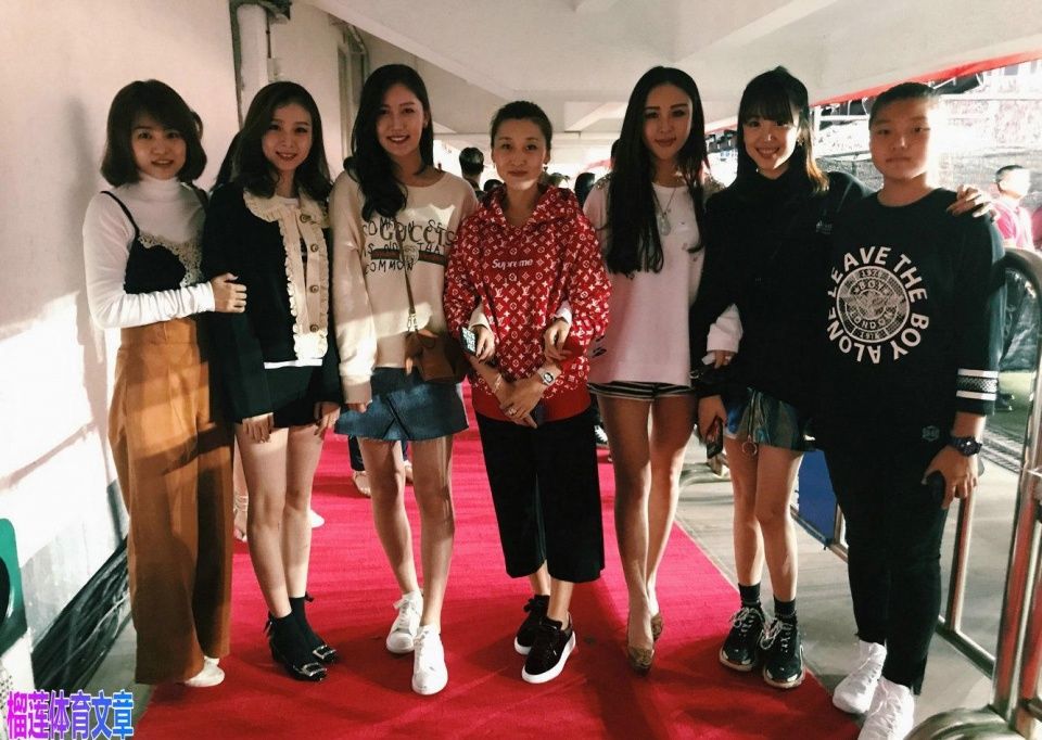 郑智老婆邵娜不愧是恒大太太团中的大姐大!合