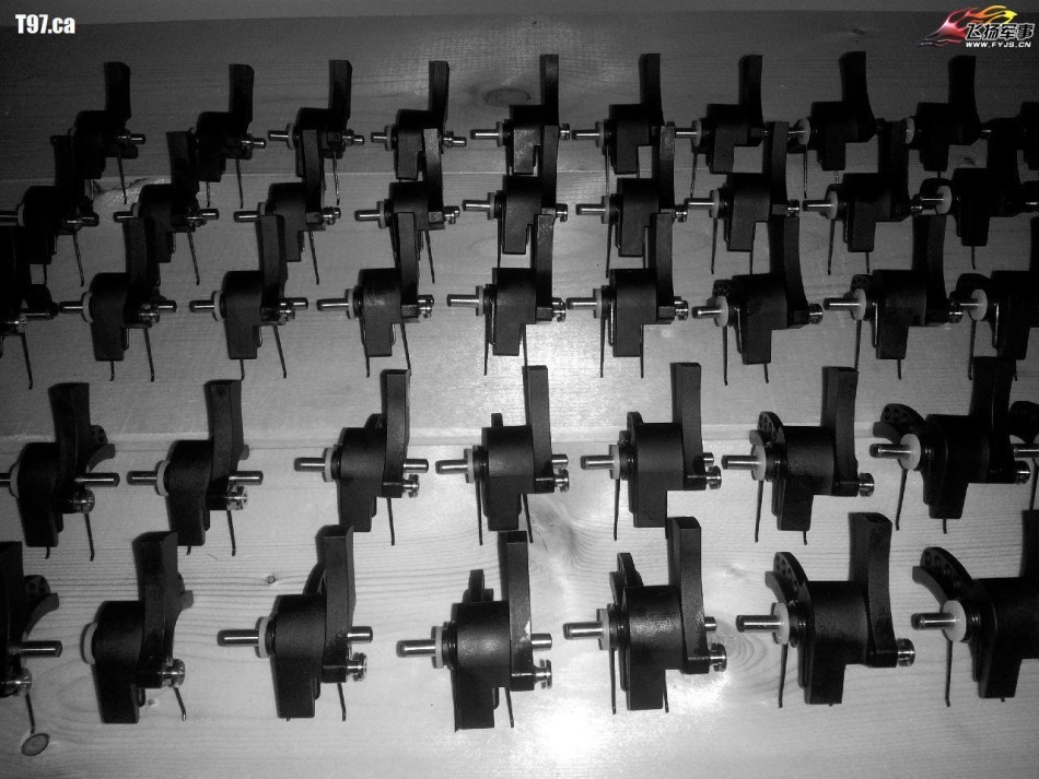 加拿大改装中国外贸97式步枪，几乎能动的地方都动了，改装后确实高大上了许多。