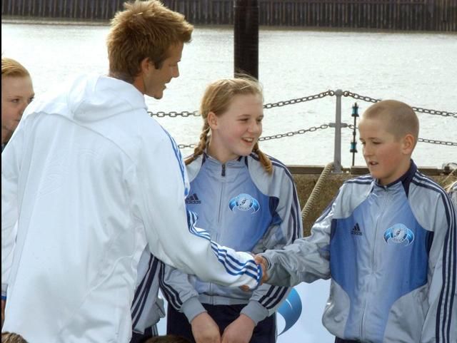 巧得小贝牵线,英格兰新队长哈里凯恩的恋情挺