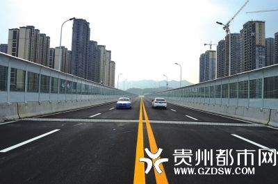 遵义新蒲大道上跨立交通车 市区去机场再添快