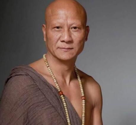 计春华为什么去世才57岁得了什么病为什么没有眉毛?