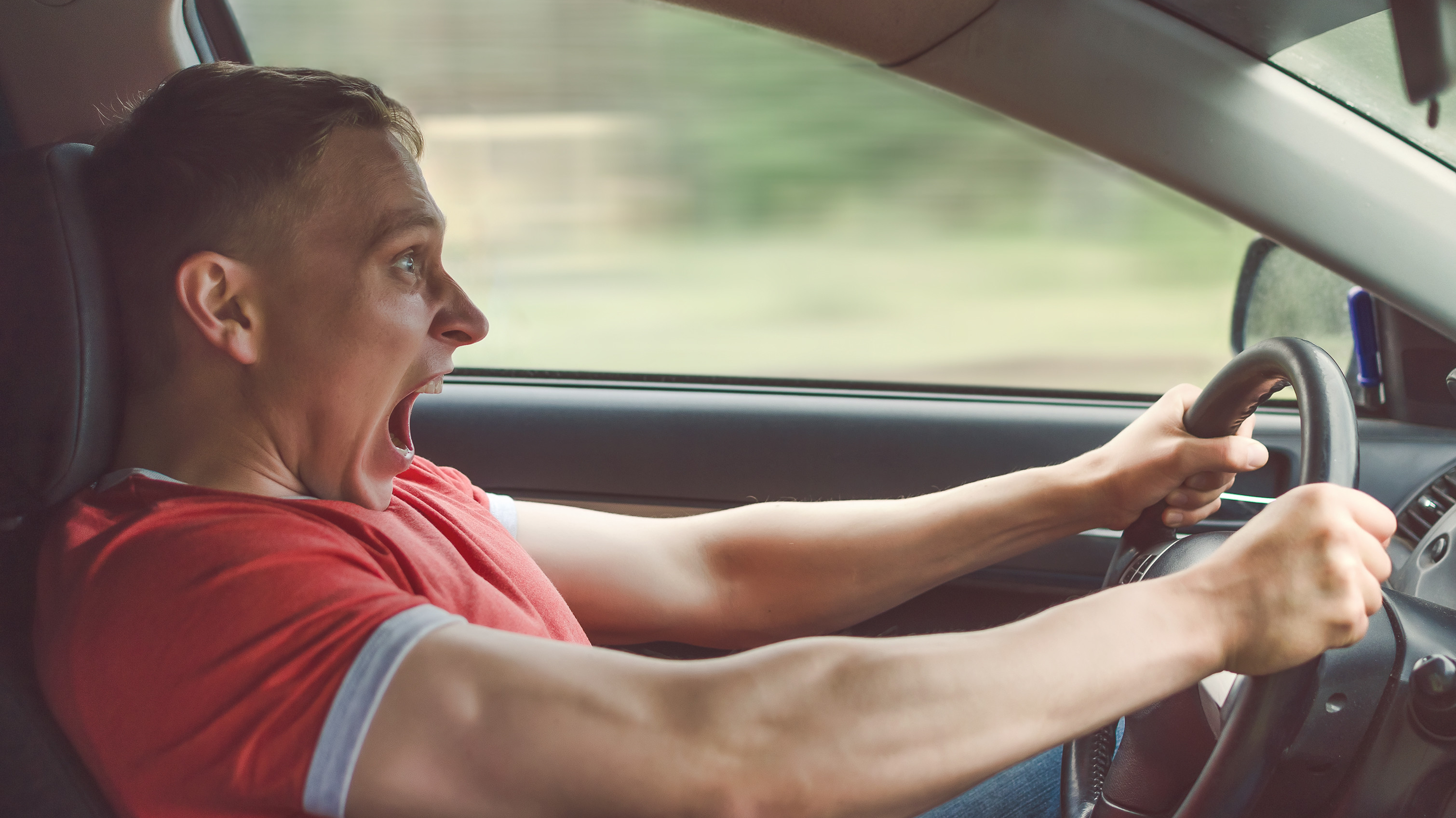 A股首份乘用车半年报出炉:小康股份净利暴跌220% 美国造车梦受阻 A股首份乘用车半年报出炉:小康股份净利暴跌220% 美国造车梦受阻