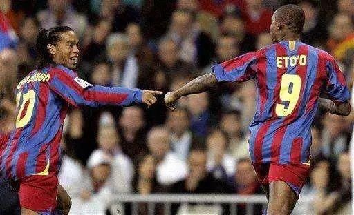 梅西导师小罗正式挂靴,巴萨梦二群星今何在