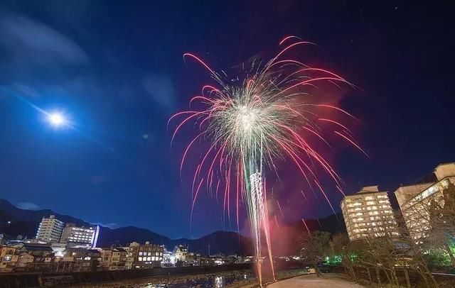 日本冬季花火大会盘点!这个冬天一起去看花火