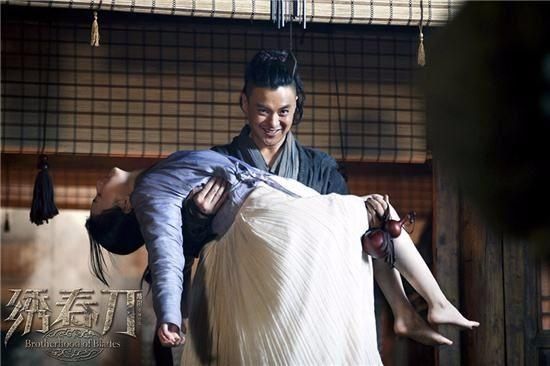 老婆是知名主持,章子怡见他秒变迷妹,始终不火