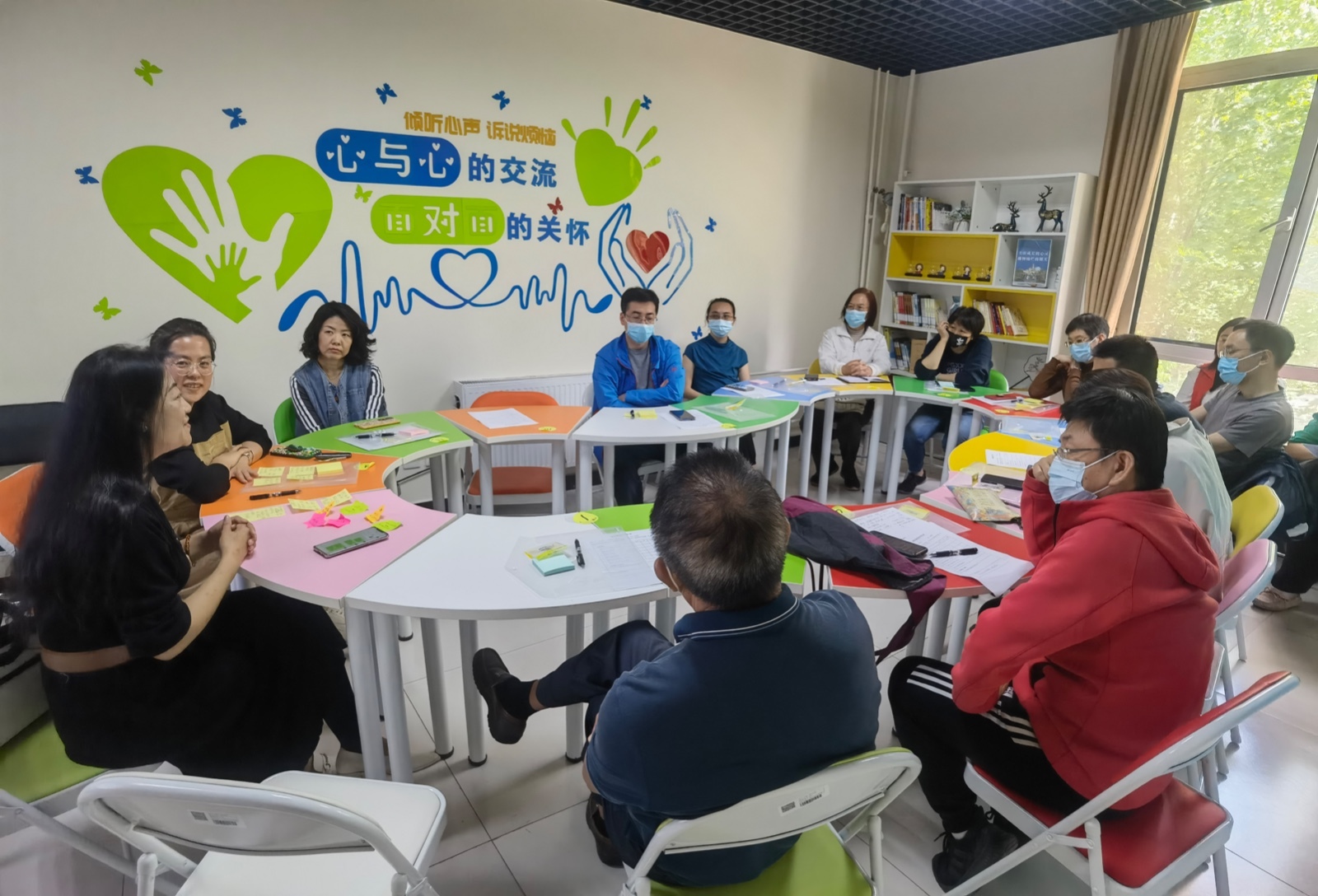 八宝山街道沁山水北社区开展“家庭慧助119”家庭教育主题活动_北京时间
