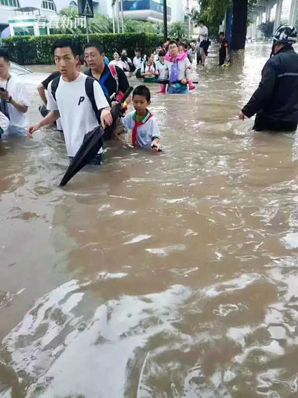 广州学生电击身亡 家属称事发地漏电