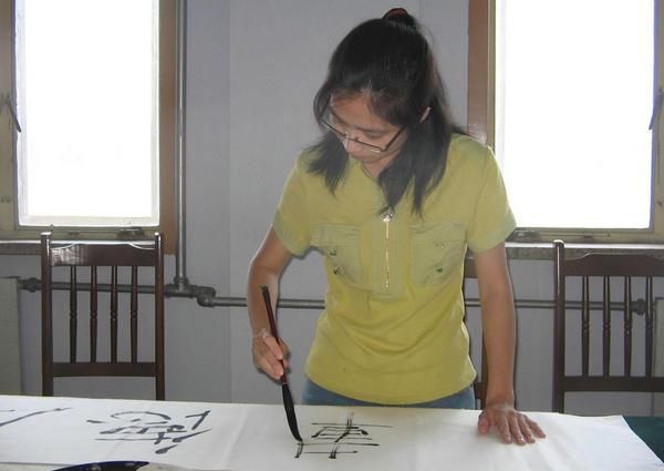 具有视觉冲击力与思想深度--美女书法家蔡梦霞书法作品欣赏