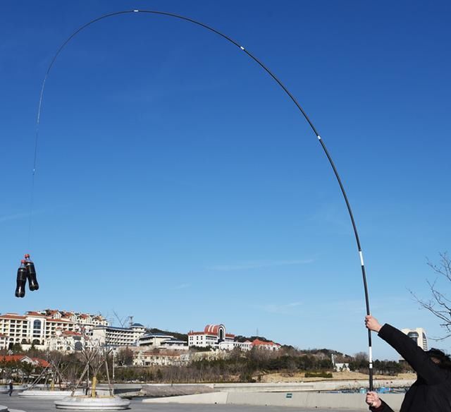 蚯蚓钓鱼总不上钩?老钓友教你用大蒜钓鱼,鱼获多多飞竿不停手