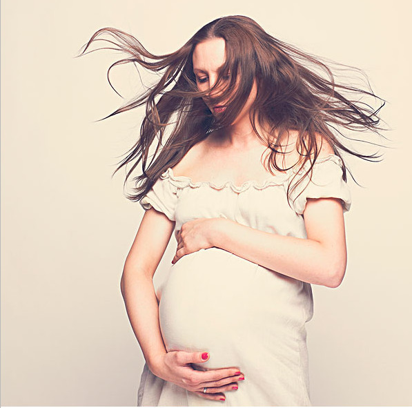 看到这里,我们就能明白,毛发生长的部位在皮肤内埋着,露在外面的头发