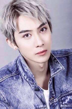 《古剑奇谭二》媒体见面会 范俊良剑灵造型首