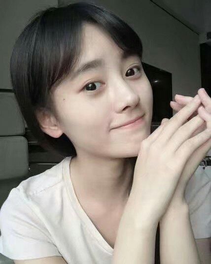 鞠婧祎素颜照大曝光,肤白貌美不愧为四千年美