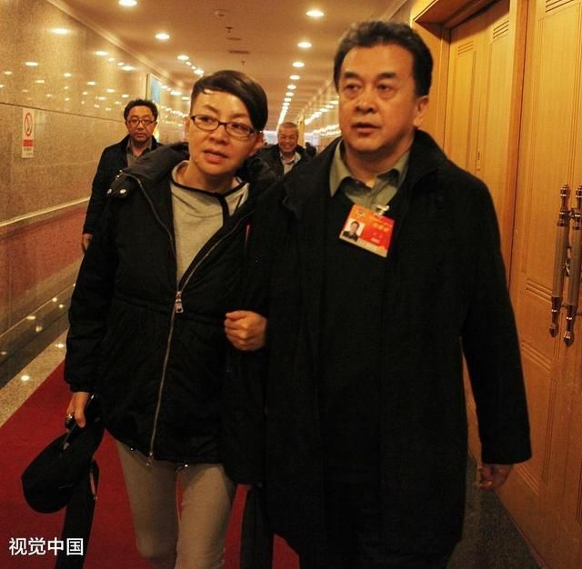 24次登春晚,还和赵薇一起演小品,现在境况惨淡