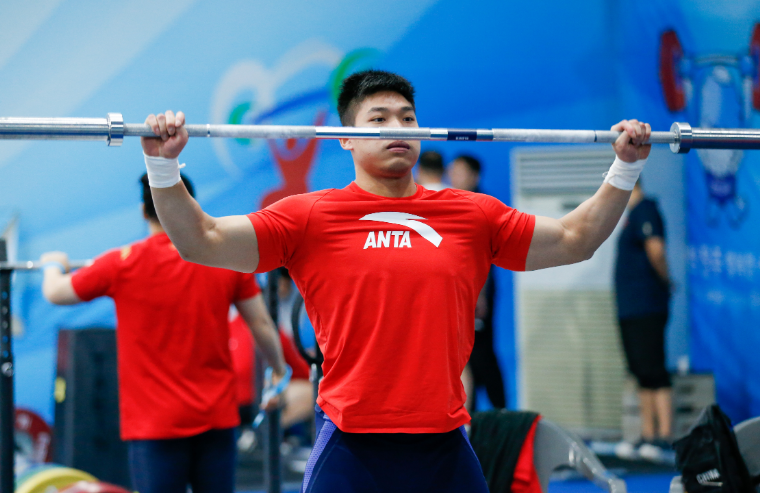 刷新男举新级别两项世界纪录李大银坚定信心继续冲