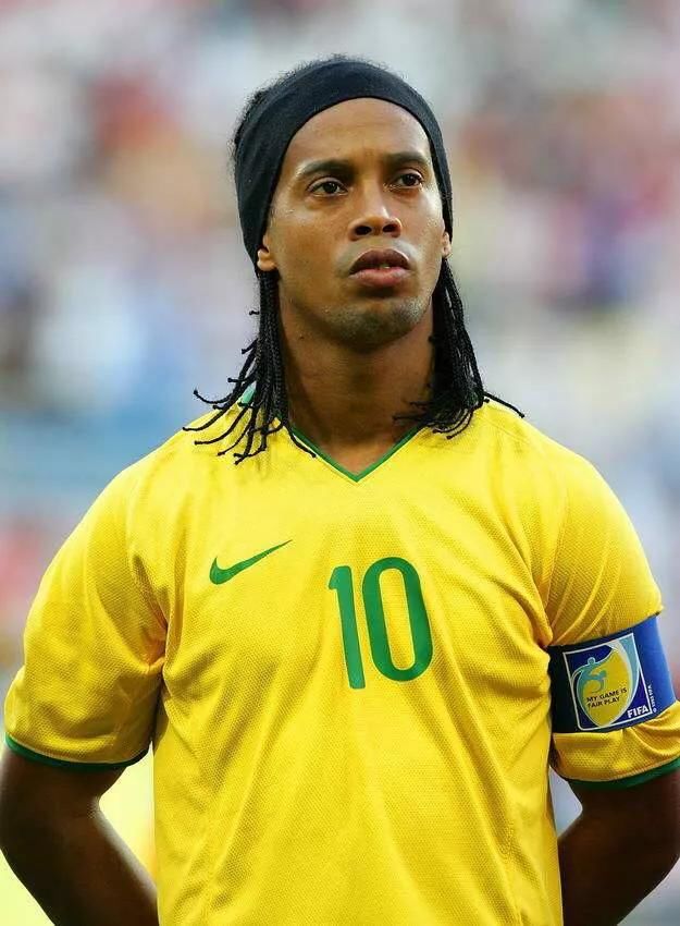 巴西足球历史上的十大前锋分别是谁?这些球星