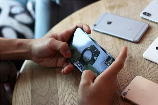 价格2699元的小米8究竟怎么样?看完首批用户