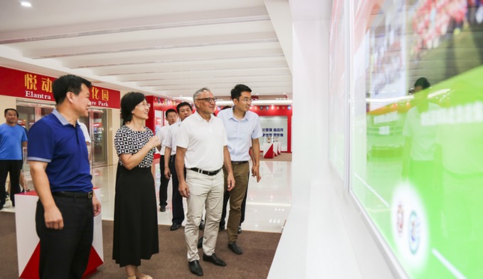 山东鲁能泰山足球队主教练马加特来滨州考察