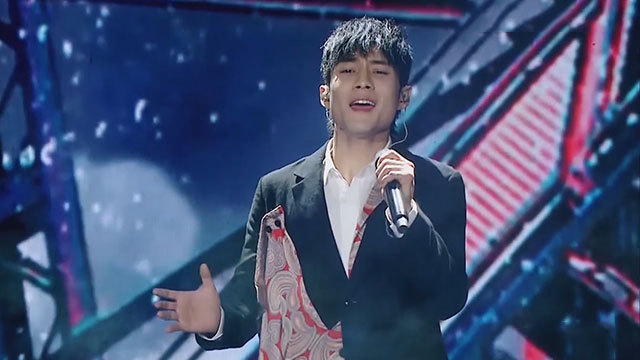 韩东君激情演唱《怎么说我不爱你》燃爆全场 韩东君激情演唱《怎么说我不爱你》燃爆全场