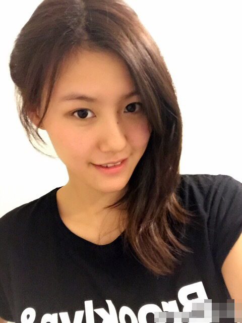 刘湘微博自拍照（资料图）