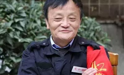 快手又出现一个很像马云90后小伙网友称中马云