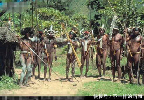 非洲象人族女人图片:非洲象人族男子图片