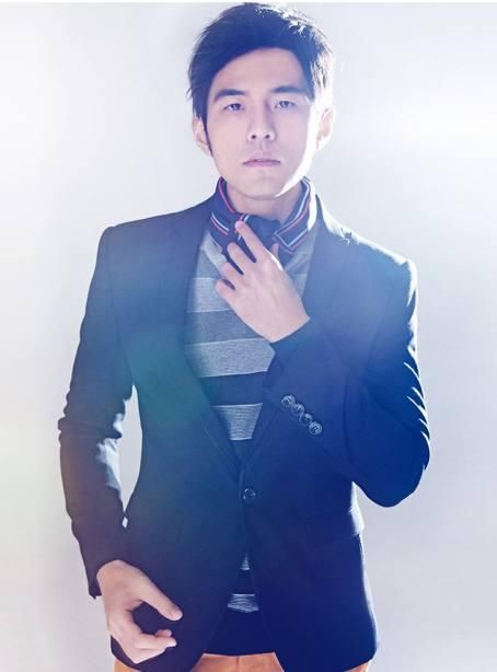 周杰伦爱喝奶茶,热巴爱吃酸奶疙瘩,易烊千玺太