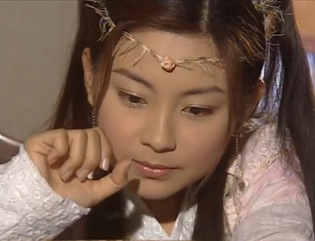 小昭远走波斯前,为何对张无忌说殷离才是他的良配?