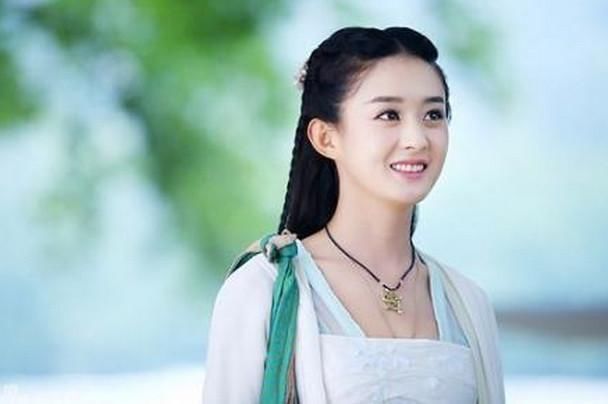 赵丽颖杨颖一同挑战碧瑶装扮,凭借着这个赵丽