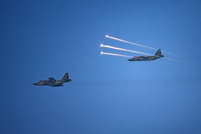 航空飞镖俄军苏-34占尽优势 中国飞豹战机能力