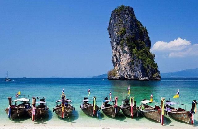 导游提醒:去泰国旅游,一定不要接美女递的草帽