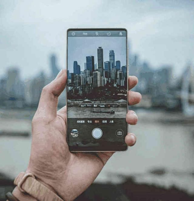 努比亚Z18或取消美人尖版本,高配版前置相机与