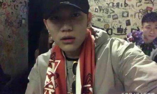 PGone出轨李小璐照片曝光,窗帘也不拉,比马蓉