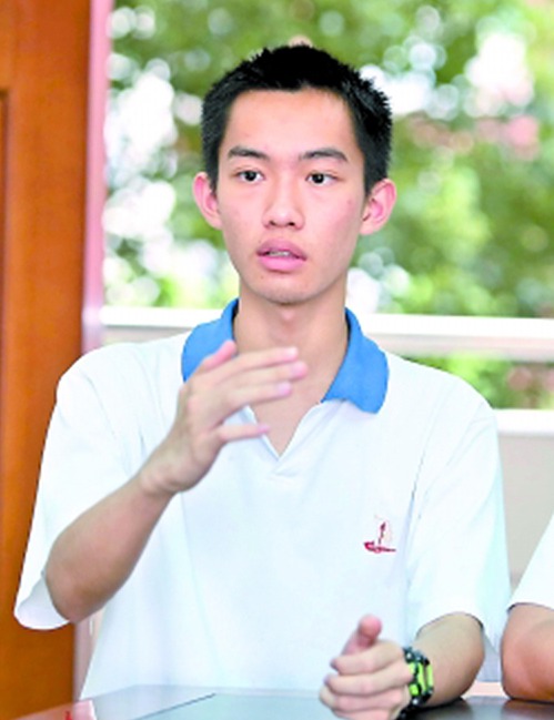 广州两高二学生高考超出重本线百分左右，被中科大少年班录取