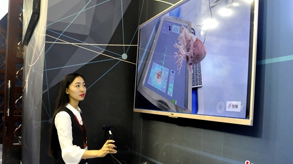 【砥砺奋进的五年 大型成就展】短视频丨5G改变的不止网速 更驱动万物互联走向现实 【砥砺奋进的五年 大型成就展】短视频丨5G改变的不止网速 更驱动万物互联走向现实