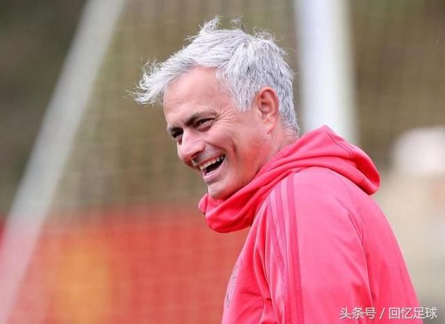 穆里尼奥终于发声:有时候生活就像曼城,球员已
