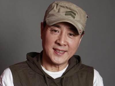 他是《亮剑》里的"丁伟",军事才华不输李云龙,还演过水浒传?