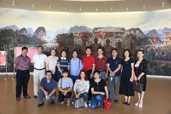 自治区法制办自治区金融办联合举办干部教育培