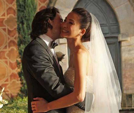 香港第一名模周汶锜二胎产混血王子,曾与杜德伟相恋6年