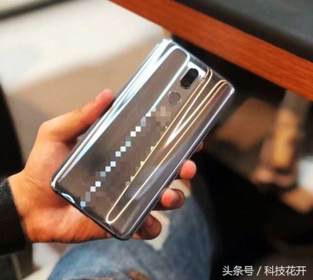 6000mAh超大电池!荣耀Note10还有吓人的GT