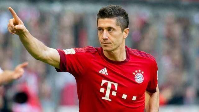 博尔特改行踢足球!盘点儿时练过其他项目,半路