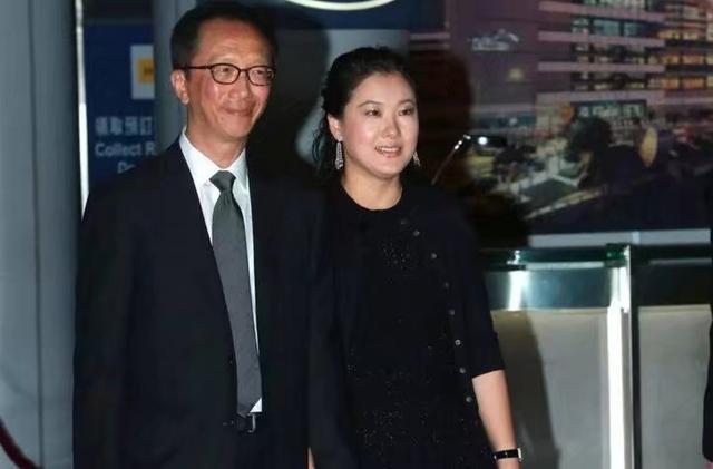 郭晶晶与众多跳水冠军相聚武汉,不见田亮和伏